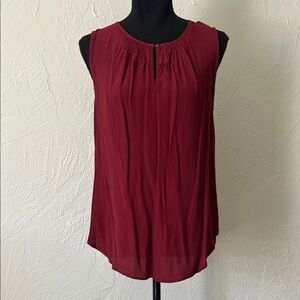 Madewell Red Burgundy Pleated Sleeveless Blouse w/ Keyhole Detail